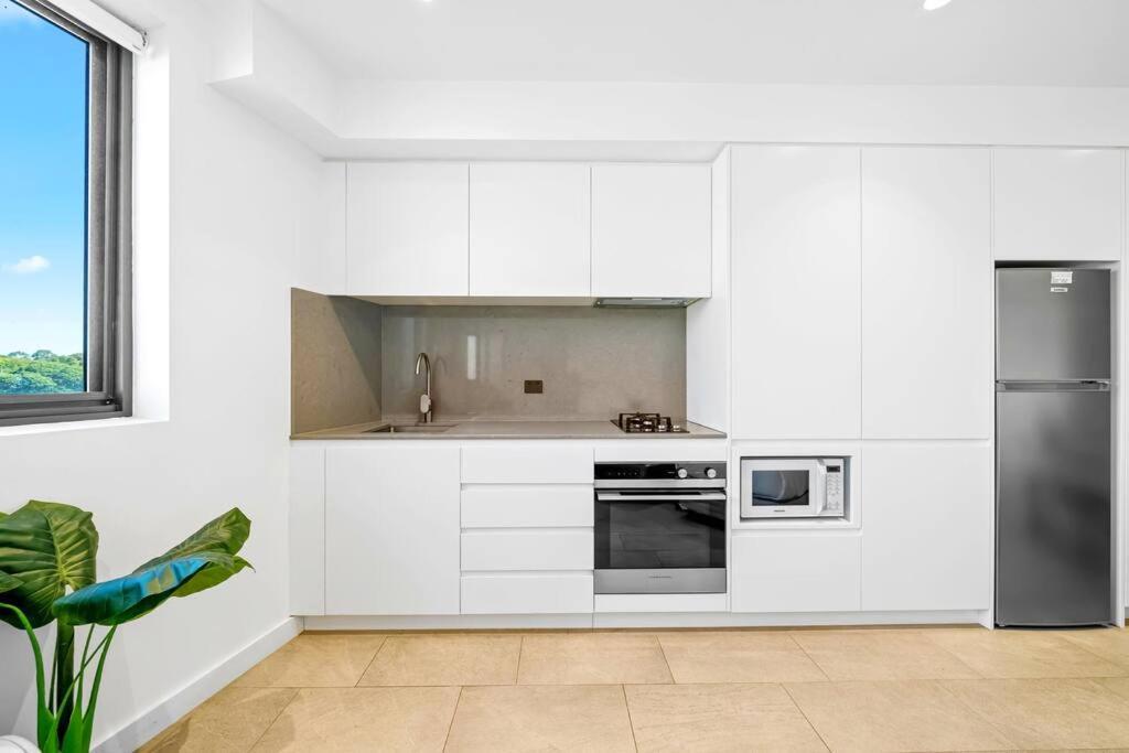 סידני Studio For Long Term Tenants In Strathfield Cbd מראה חיצוני תמונה